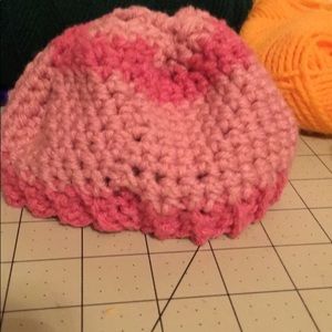 INFANT 0-4 MOS Beanie and Bib Ensemble